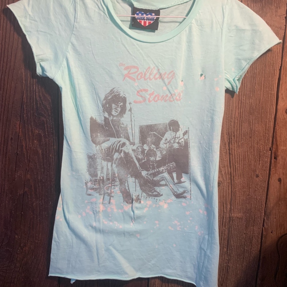 2005 Rolling Stones distressed “Junk Food” logo T-shirt size XS/Small NWOT mint